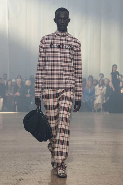 Look 30